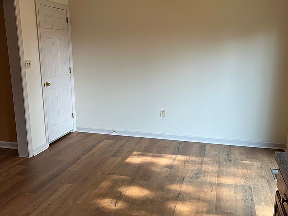 3rd image of 1516 Tussey Ct