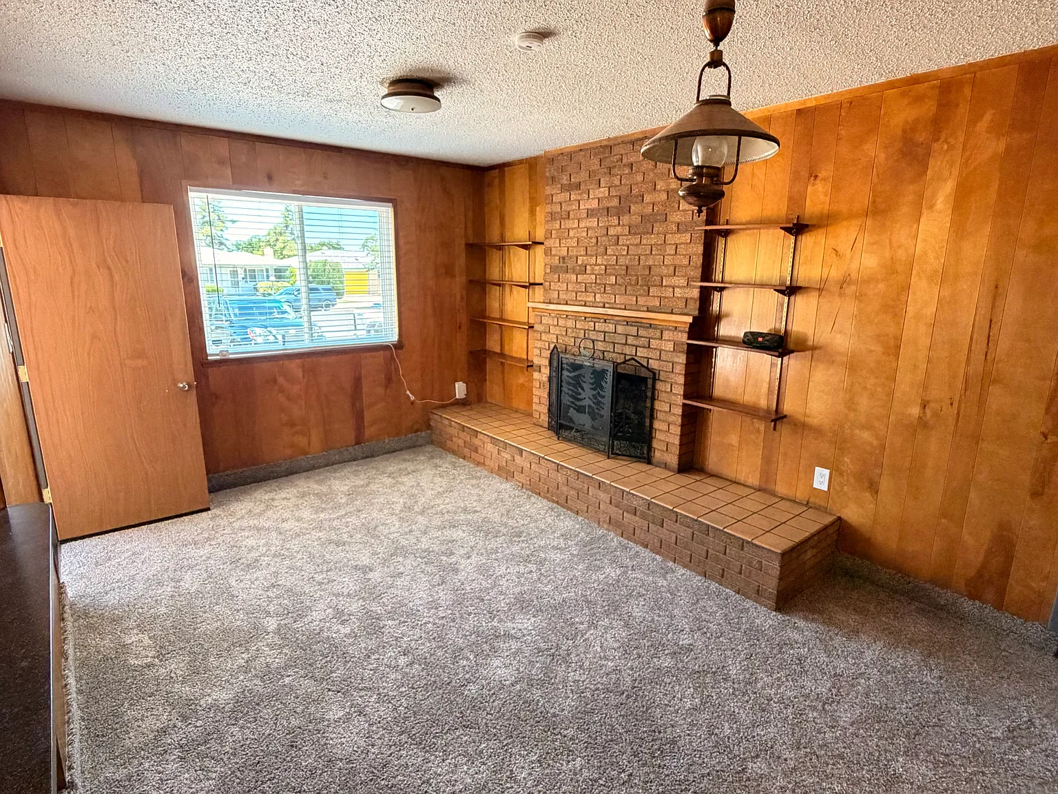 4 bed, 1800 sqft, $2,500 — Photo 3