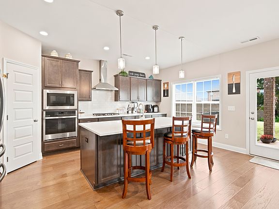 4th image of 175 Slade Thomas Dr