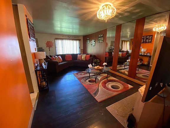 3rd image of 878 White Oak Ln Unit 878
