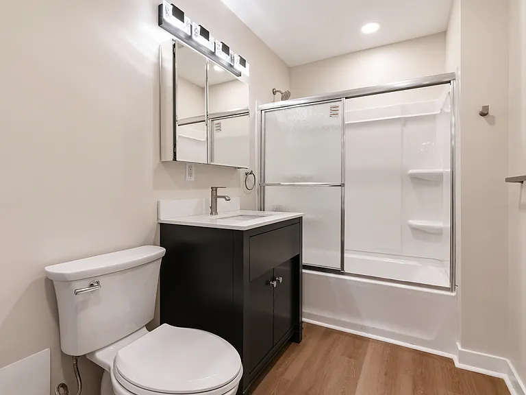 Full Bathroom