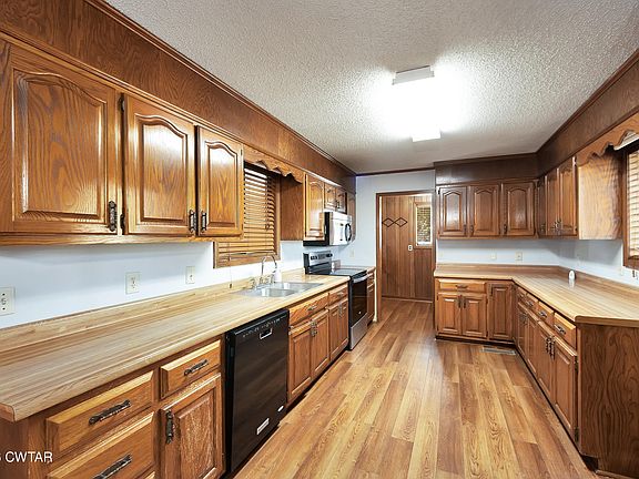 5th image of 2636 Roach Rd