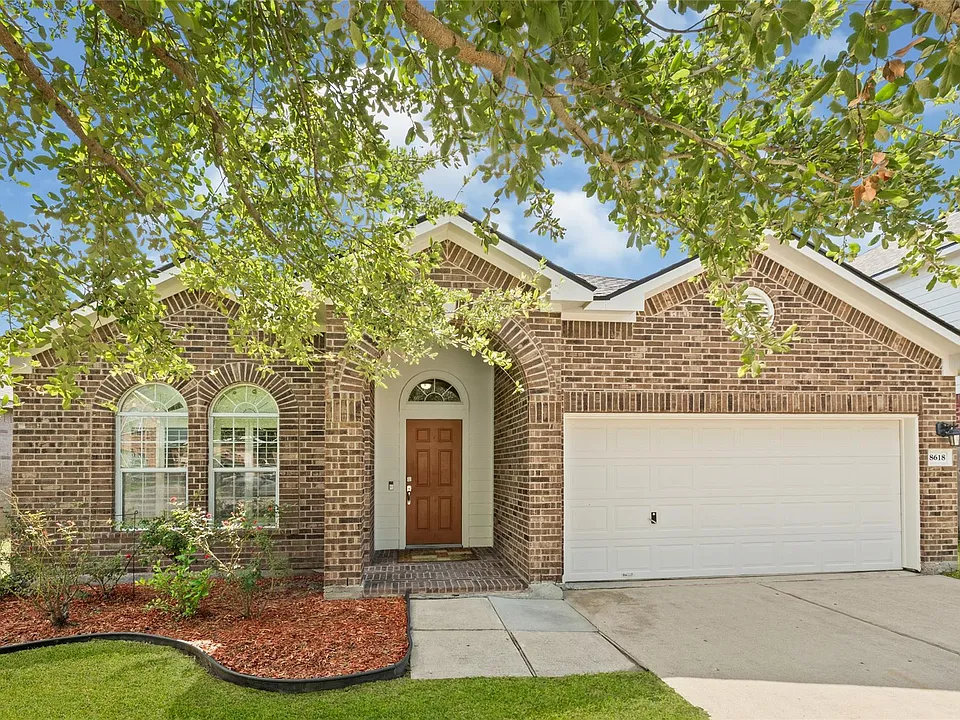 8618 E Highlands Xing