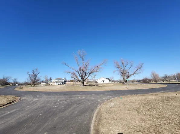 304 E Hamlin Rd, Andover, KS 67002