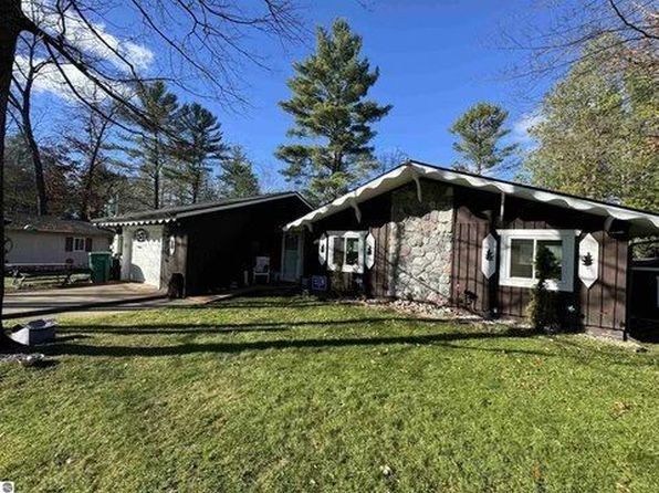 1107 Northern Trl, Alger, MI 48610