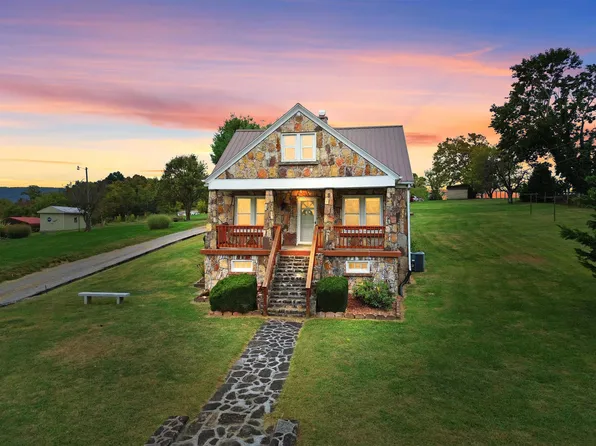 108 Ole Church Rd, Pembroke, VA 24136