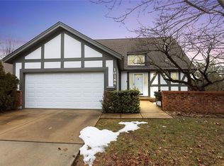 10164 Edelweiss Cir, Merriam, KS 66203