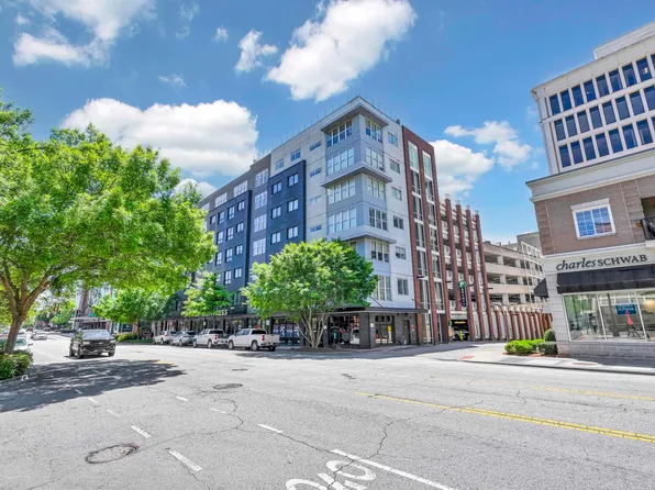 100 E Washington St APT 25, Greenville, SC 29601