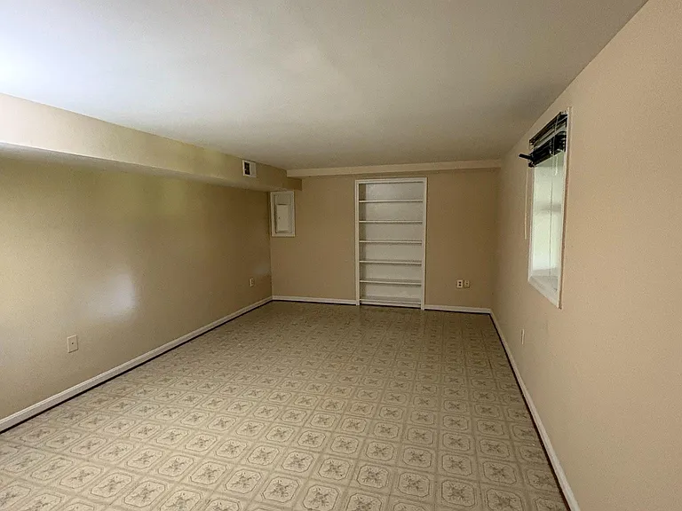 3502 Holly Rd — Photo 6