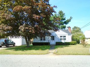 11 Midway Dr, Warwick, RI 02886
