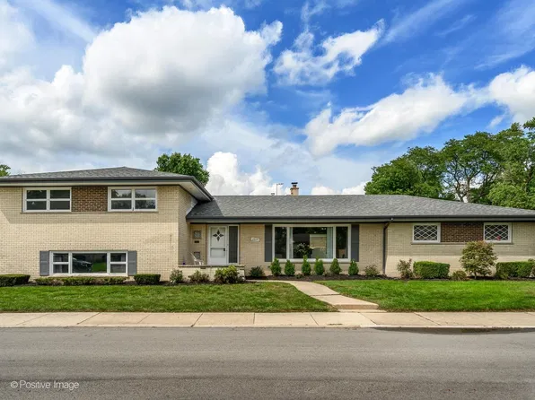 2500 Woodland Ave, Park Ridge, IL 60068
