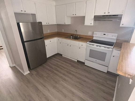 2nd image of 1059-1071 Memorial Ave #5