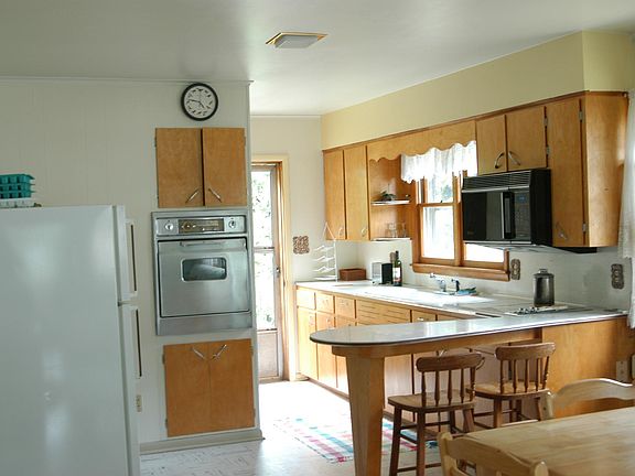 2nd image of 55625 Forest Beach Dr