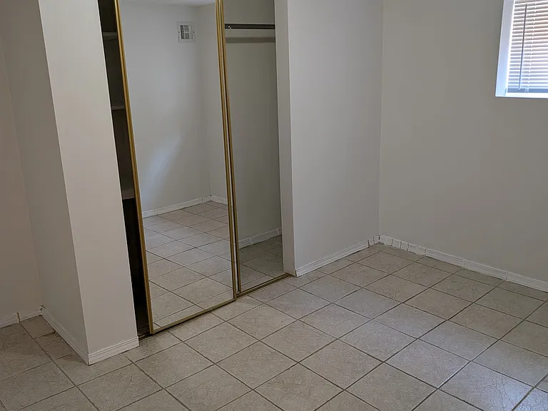 8830 Meade Ave — Photo 20