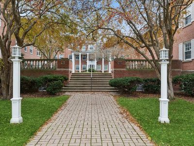 (Undisclosed Address), Evanston, IL, 60201