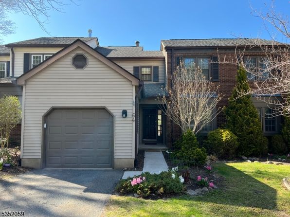 64 Goldfinch Dr