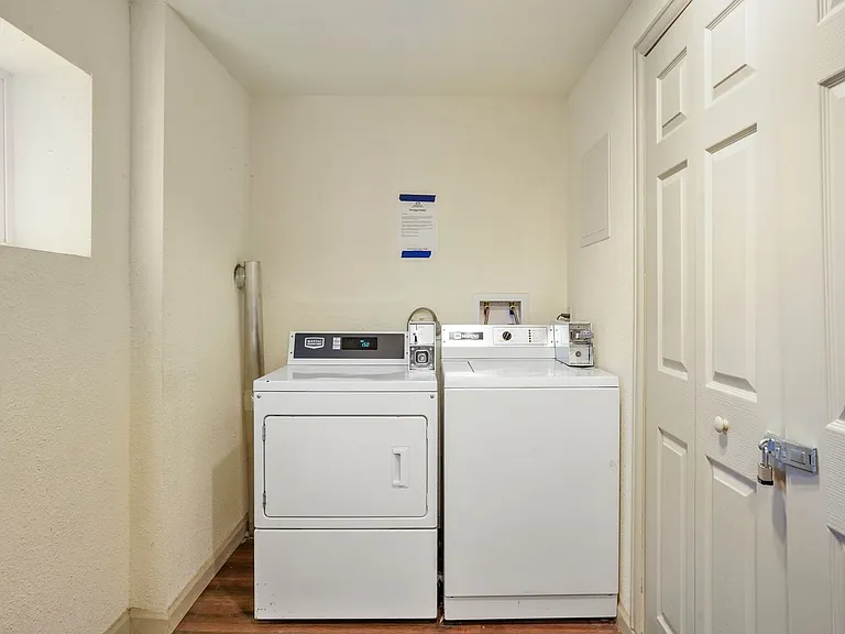 982 S Sheridan Blvd — Photo 8