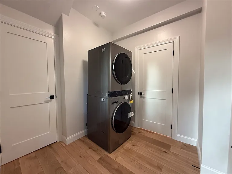16 Willow Ave #1 — Photo 11