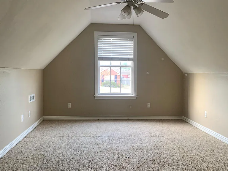 2603 SW 8th St — Photo 12