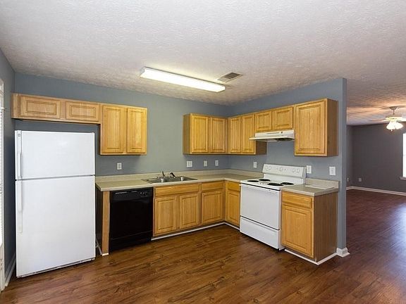 5th image of 126 Blake Ave