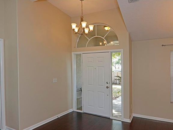 3rd image of 2406 Alclobe Cir