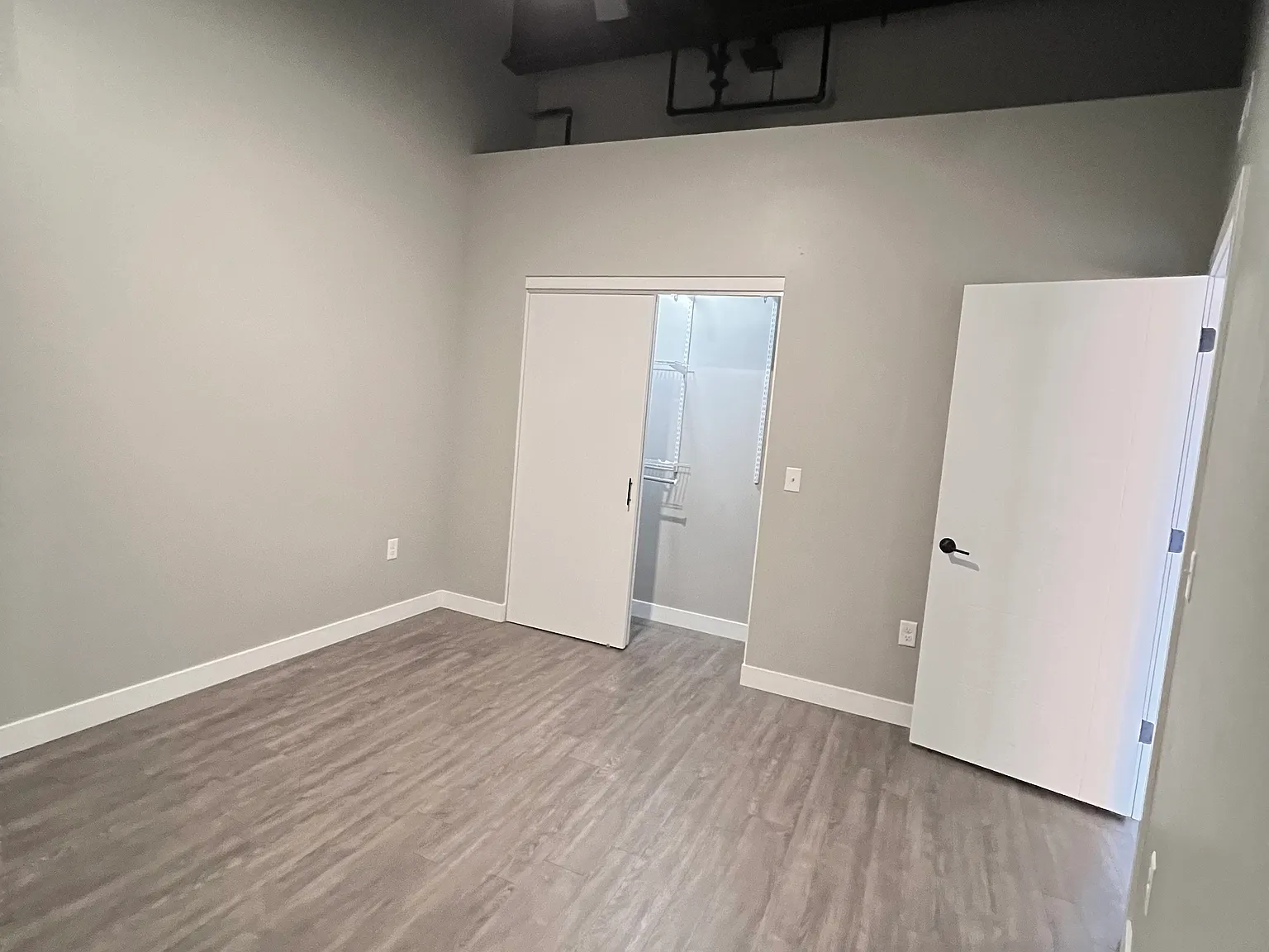 MP Apartments - 401 — Photo 3