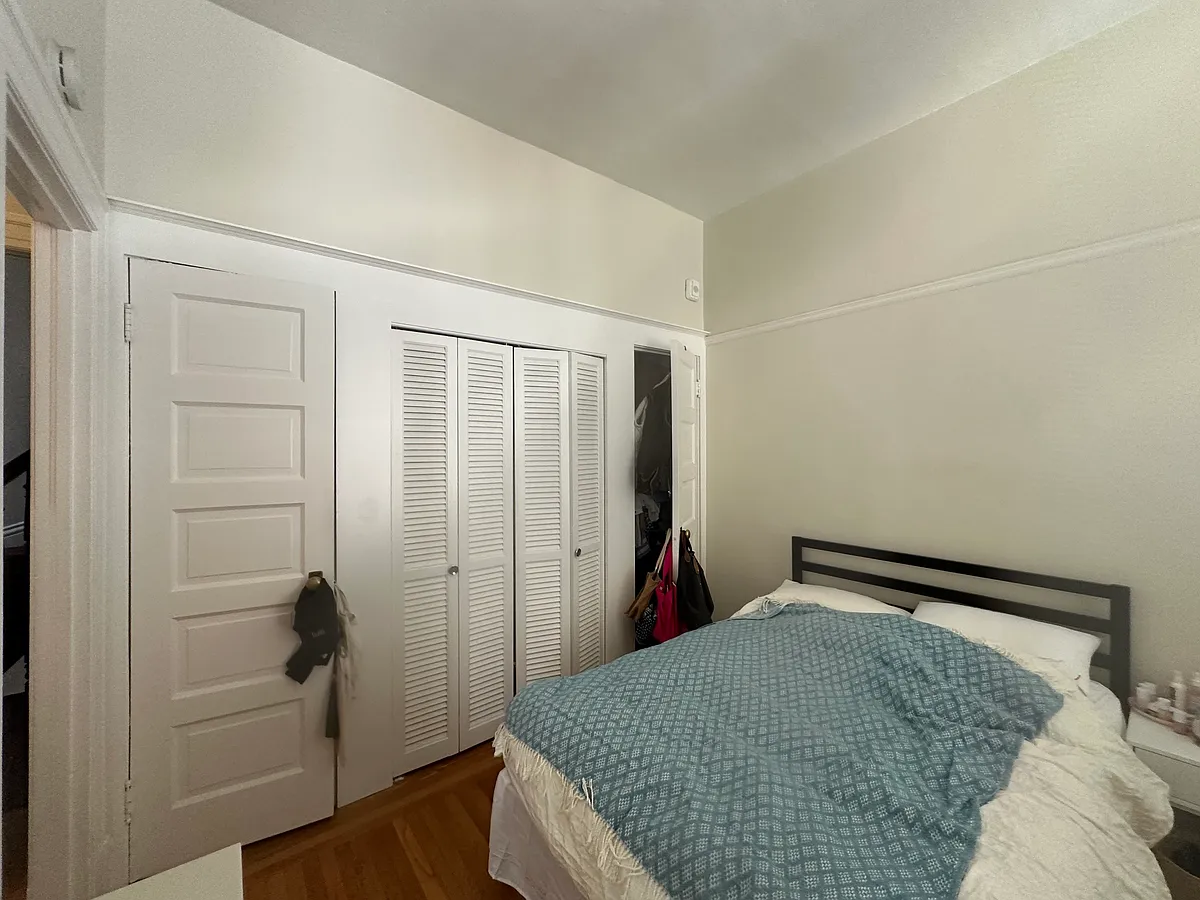 Building Photo - 2186 California St #T1