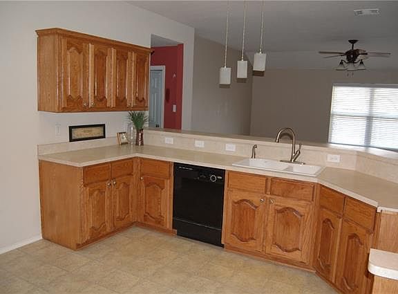 4th image of 713 Silverleaf Ct