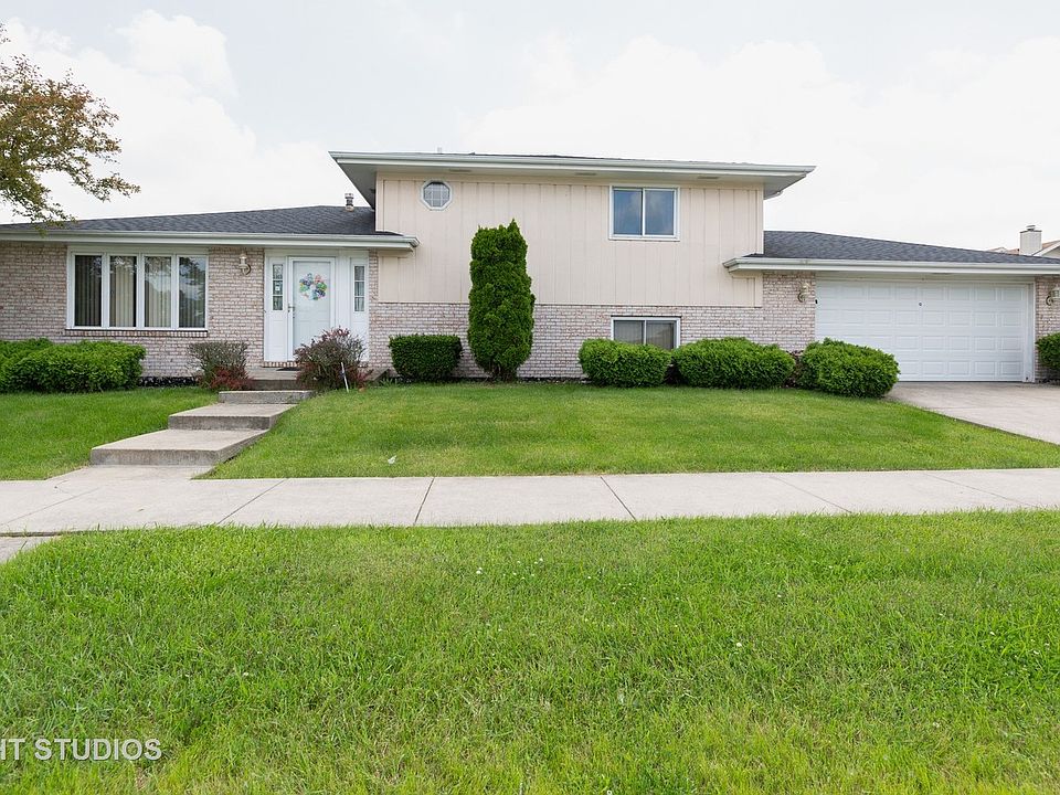 1st image of 19800 Crescent Ave