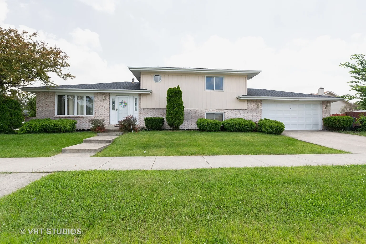 19800 Crescent Ave photo 1