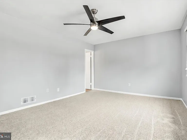 804 Bismark Way — Photo 20