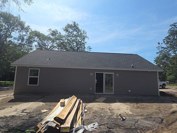 4th image of 675 Willard Rd.