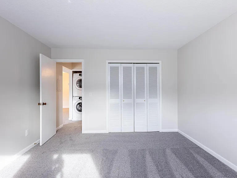 106 Twin Circle Dr — Photo 9