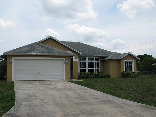 1st image of 404 SW Alcan Dr