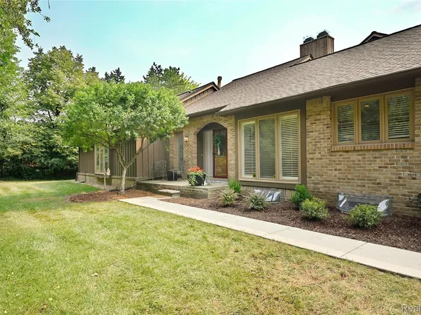 23930 Greenglen Ct, Franklin, MI 48025