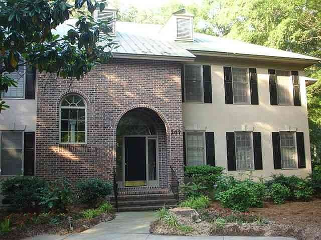1st image of 207-2 Golden Bear Dr