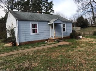1113 Thomason St, Lexington, NC 27292