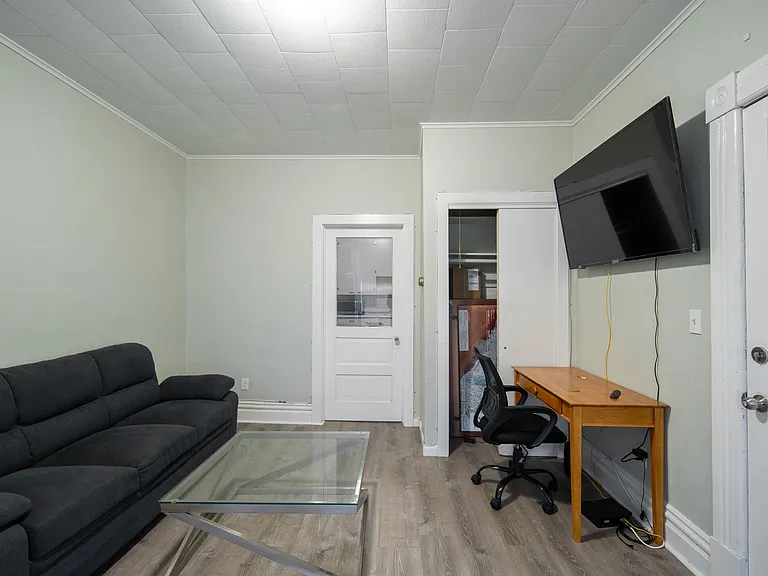 159 Hoosick St #1F — Photo 10