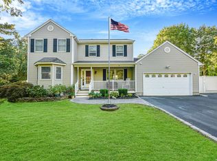 224 Hospital Rd, East Patchogue, NY 11772