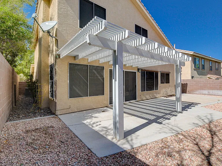 8621 Sierra Cima Ln — Photo 29