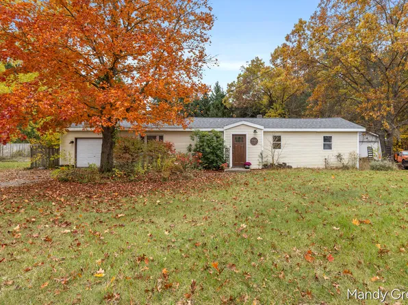 10551 W Harlow Rd, Greenville, MI 48838