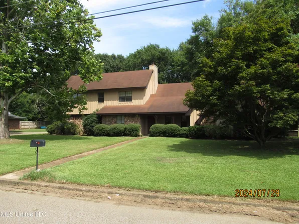 1908 Barnwell Cir, Yazoo City, MS 39194