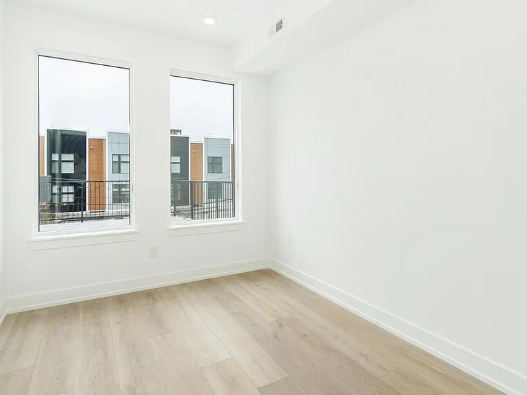 2002 Frankford Ave #201 — Photo 12