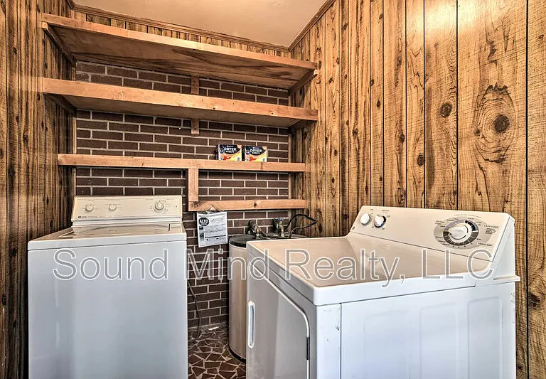 144 Parkwood Cir — Photo 27