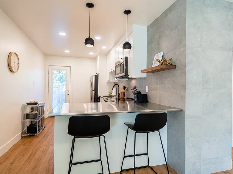 1126 Gold St #2 — Photo 16