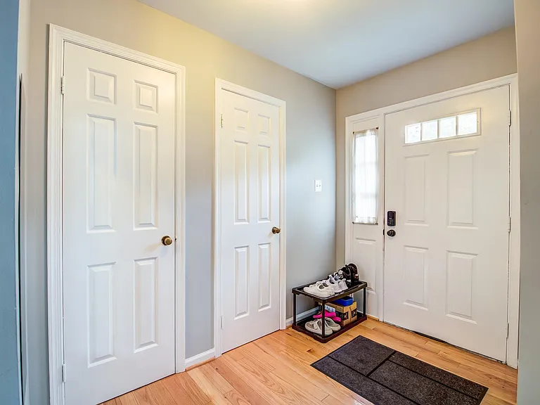 7112 Lake Cove Dr — Photo 5