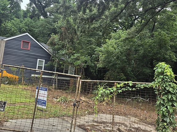 4th image of 1220 Bolton Rd NW