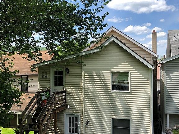 4th image of 208 E Logan St