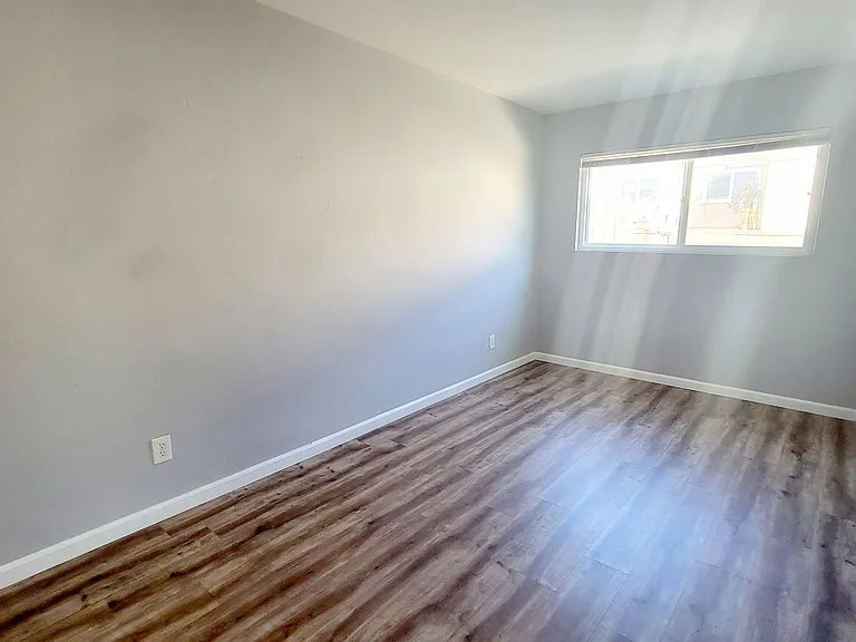 3112-3116 Keats St — Photo 5