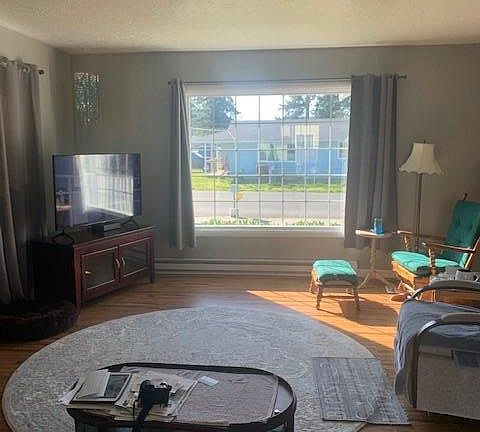 living room looking toward Matzen St